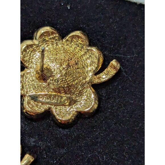 Avon Shamrock Pierced Earrings "Luck of the Irish" Ready for St. Patrick's Day - Picture 4 of 4